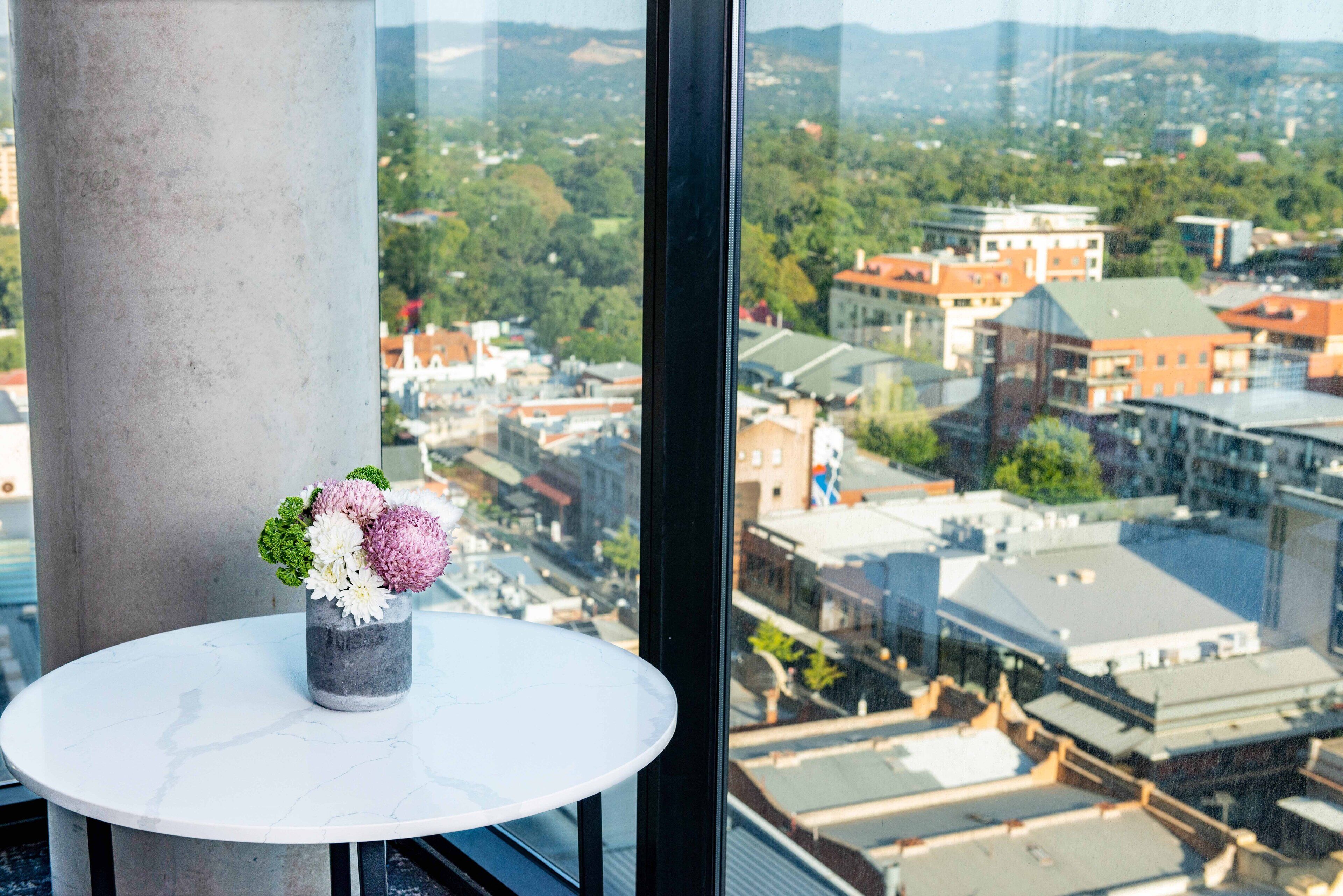 junior suite, 1 king bed, city view | 1 bedroom, hypo-allergenic bedding, minibar, in-room safe