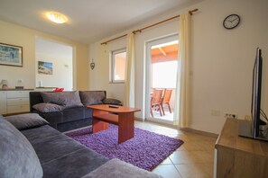 Apartment (David A4+1 nr.2) | Living area | Flat-screen TV - David (Novigrad)