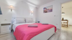 Departamento (2) | 1 habitación, escritorio, wifi gratis y ropa de cama 