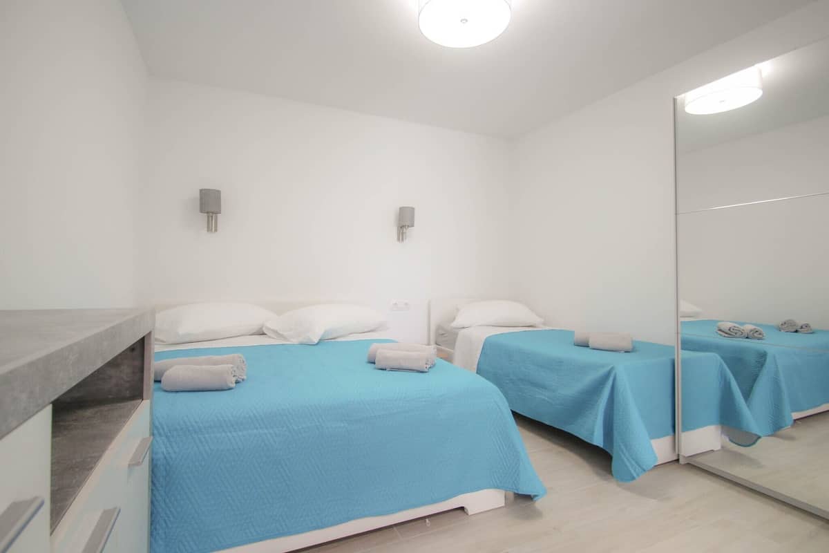 Apartment (1) | 1 bedroom, desk, WiFi (free), bed sheets