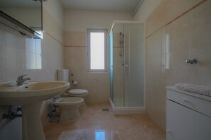 Apartment (A4) | Bathroom
