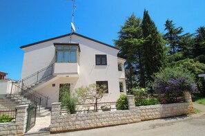 Exterior - Elena (Novigrad)