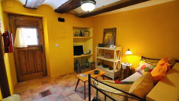 Triple Room, Multiple Beds | Cribs/infant beds, rollaway beds, free WiFi, bed sheets