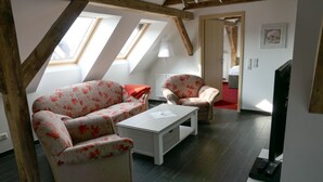 Flat-screen TV, DVD player - Ferienhof Radlerslust (Senftenberg)