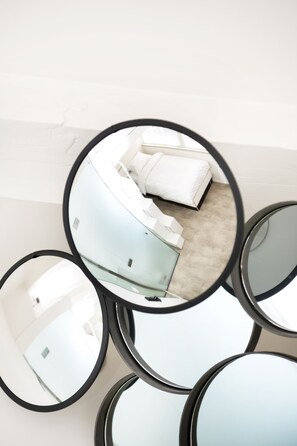 budget twin room (Room1) | Bathroom amenities | Towels