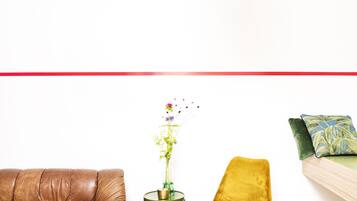 Luxe tweepersoonskamer (Kamer 2) | Individueel gedecoreerd, individueel gemeubileerd, gratis wifi