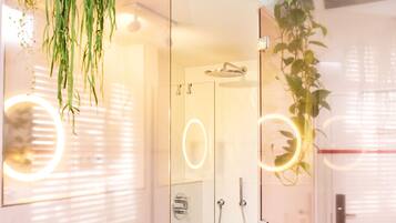 Luxury Double Room (Kamer 2) | Bathroom | Towels