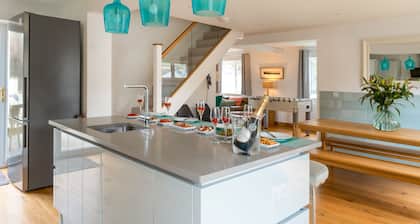 Tilava 4 makuuhuoneen perheen loma-asunto Croyde, jossa poreallas