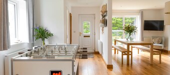 The Rock, Sleeps 8, Pets, Hot Tub