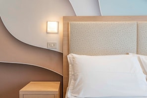 Standard-Doppel- oder -Zweibettzimmer | Minibar, Zimmersafe, kostenloses WLAN, Bettwäsche