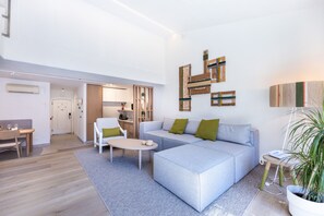 Flat-screen TV, fireplace - Onyria Quinta da Marinha Villas (Cascais)