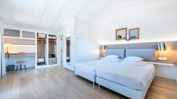 In-room safe, laptop workspace, blackout drapes, soundproofing