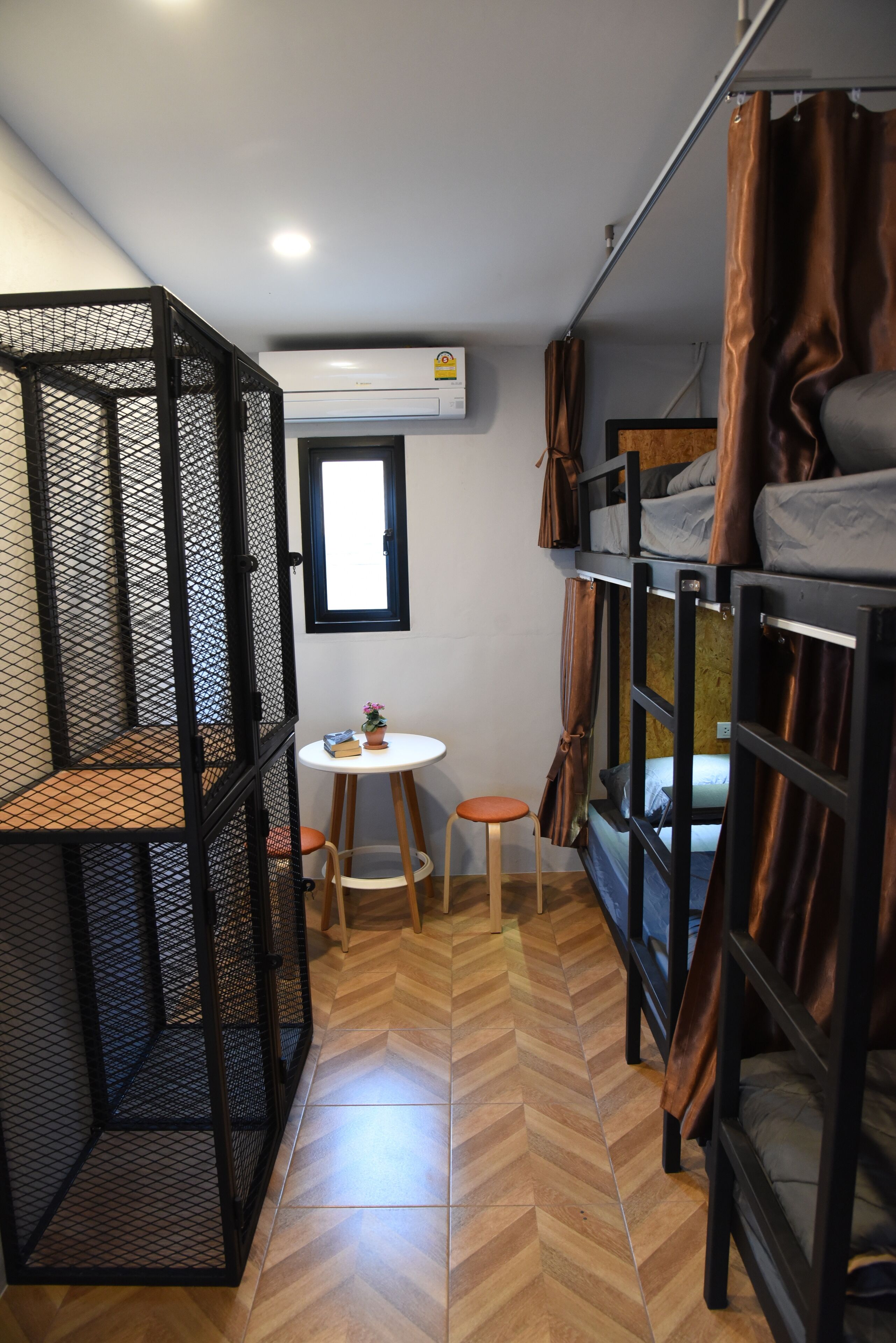 Basic Quadruple Room | WiFi (free), bed sheets