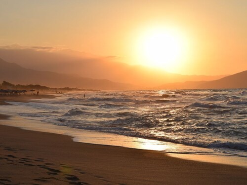 For Digital Nomads, Retired people, families, with private pool, view, beaches.