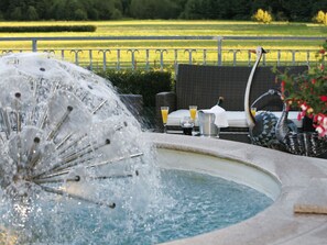 Fountain - Hotel Ferienwohnungen Gabriel (Keutschach am See)