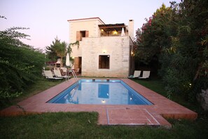 Outdoor pool - For Digital Nomads, Retired people, families, with private pool, view, beaches. (Rethymnon, Crete)