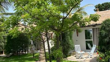 Una cassaforte in camera, con stile personalizzato, tende oscuranti