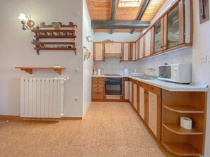 Apartment (A4+1 10 i 11) | Eigene Küche | Herdplatte, Wasserkocher mit Kaffee-/Teezubehör, Wasserkocher