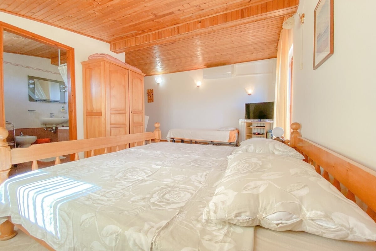 Wifi gratis y ropa de cama