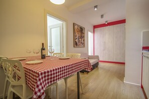 Apartamento, 1 habitación (5) | Cocina privada | Placa de cocina, cafetera o tetera y utensilios de cocina