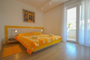 Appartement (7) | Bureau, Wi-Fi gratuit, draps fournis