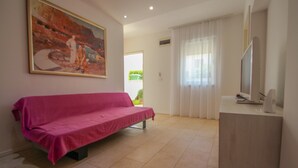 Unclassified image, 2 of 110, button - Karmen (Novigrad)