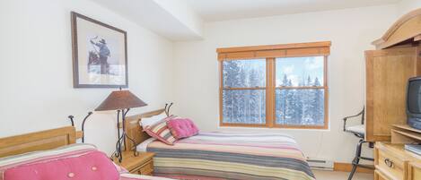 Free Internet, wheelchair access