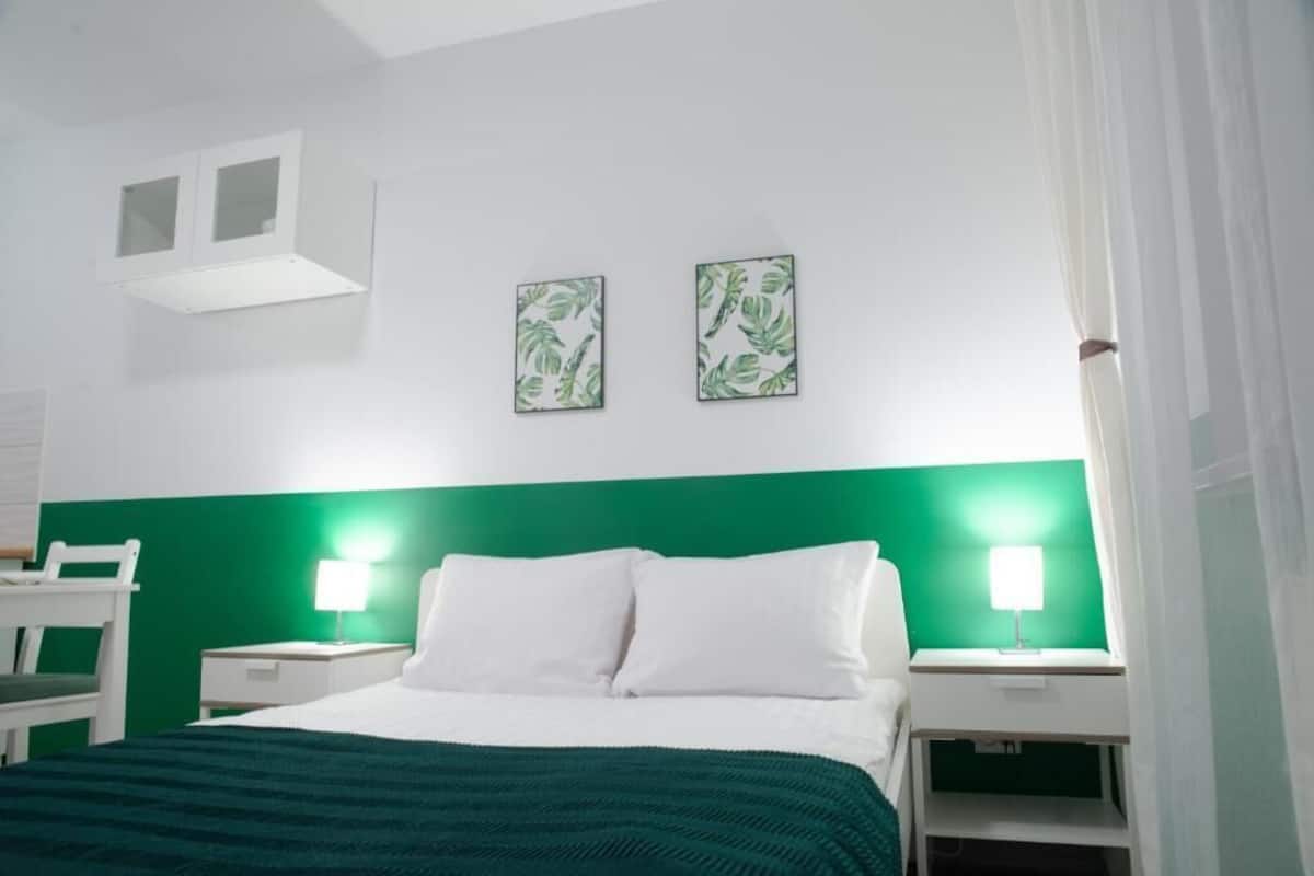 Quarto casal luxo | Ferros/tábuas de passar roupa, Wi-Fi de cortesia, roupa de cama