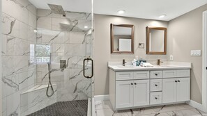 Hair dryer, towels, soap, toilet paper - 5401 Hampton Place - Oceanfront Villa - Better Than a Hotel - Full Kitchen - Sleeps 4! (Hilton Head Island)
