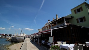 Beach - Laura (Novigrad)