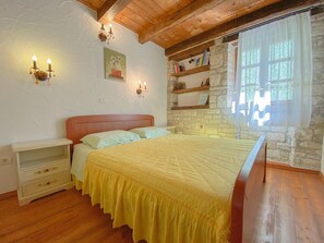 Appartement, vue sur la mer | 1 chambre, accès au Wi-Fi (inclus), literie fournie