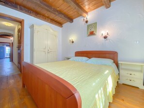 Apartment, Sea View | 1 bedroom, free WiFi, bed sheets - Laura (Novigrad)