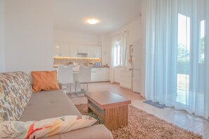 Apartment, Terrace | Living area | Flat-screen TV - Lea (Novigrad)