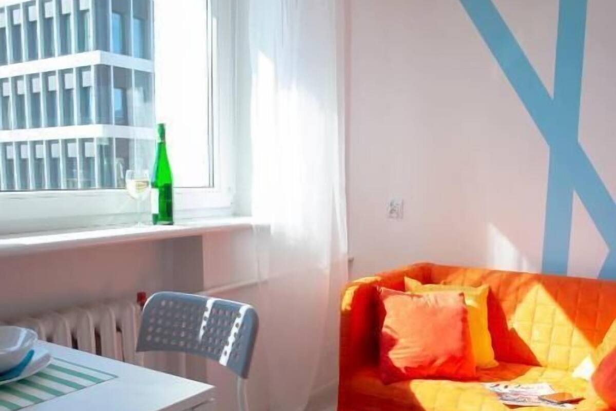 Chambre Simple Standard | Coin séjour | Télévision à écran plat de 32 pouces avec chaînes par câble, télévision