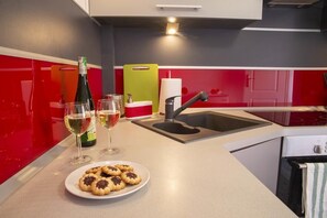 Parrilla de estufa, lavavajillas y utensilios de cocina 