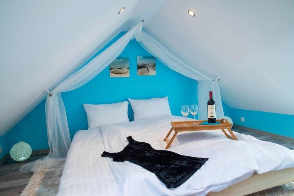 Chambre Double Économique | Fer et planche à repasser, Wi-Fi gratuit, draps fournis
