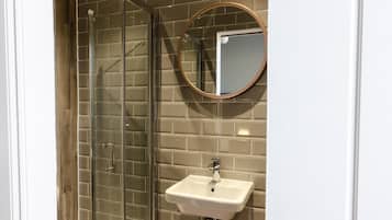 Quarto casal ou duplo premier, para não fumantes | Chuveiro
