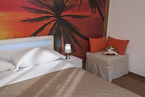 Comfort Triple Room (Passion) | Peralatan tempat tidur hipoalergenik, gebar bulu kapas, busa memori 