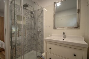 Departamento | Baño | Toallas, jabón, papel de baño 