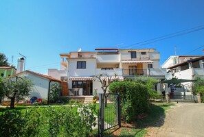 Exterior - Lucia (Novigrad)
