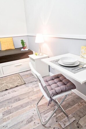 Standard Double Room | Living area