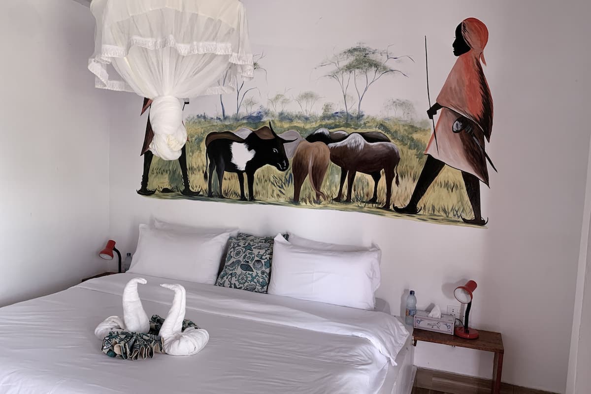 Habitación Confort doble | Caja fuerte, wifi gratis, mobiliario individual y ropa de cama