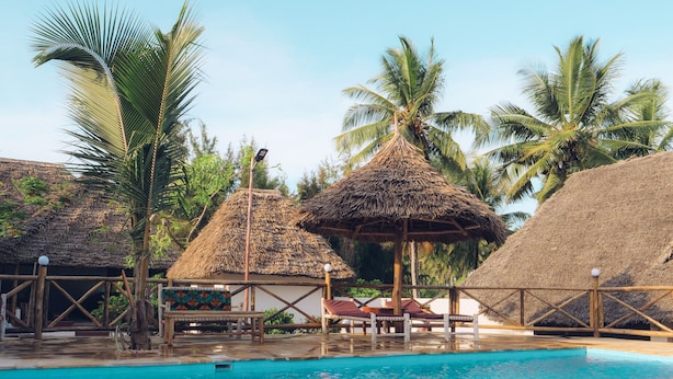 Outdoor pool - The Star Hotel & Sports Bar Zanzibar (Jambiani)
