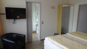 Ropa de cama de alta calidad, cortinas opacas, sistema de insonorización