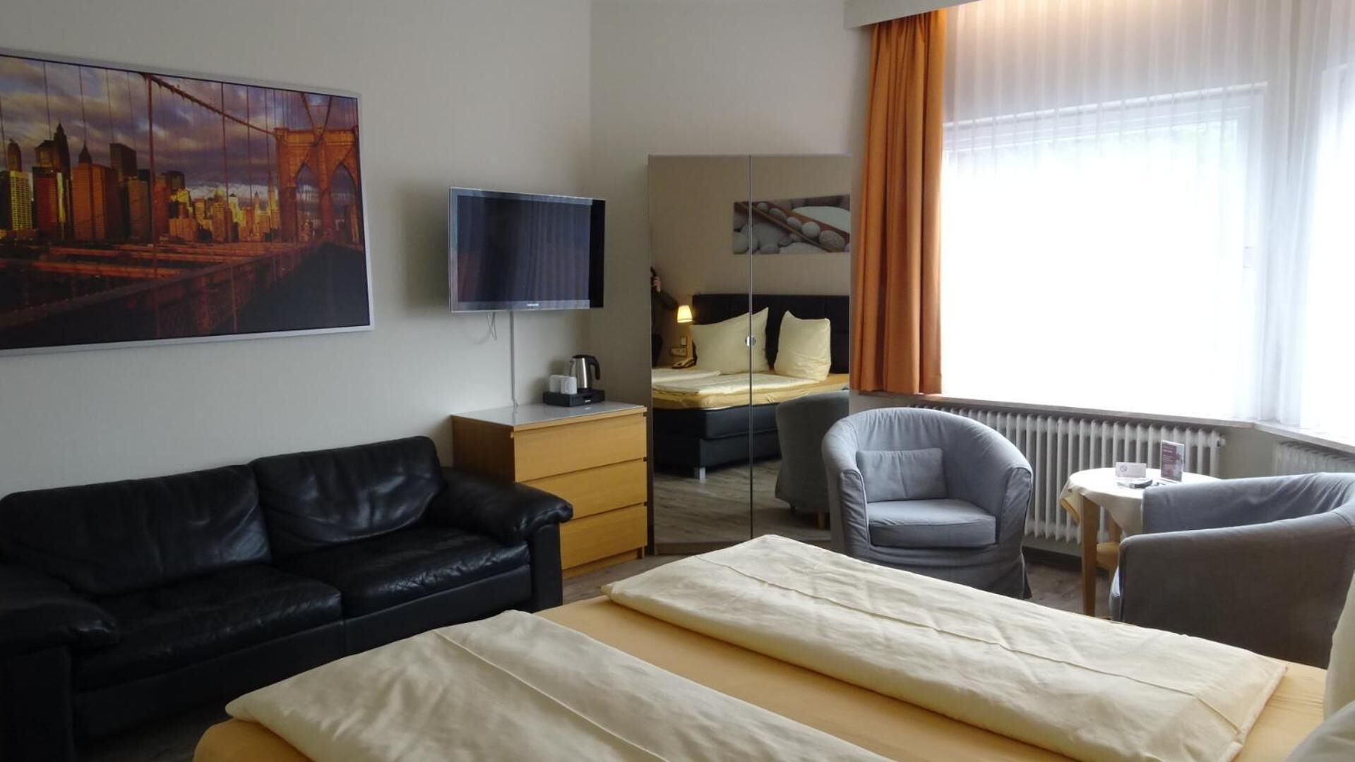 1 bedroom, premium bedding, blackout curtains, soundproofing