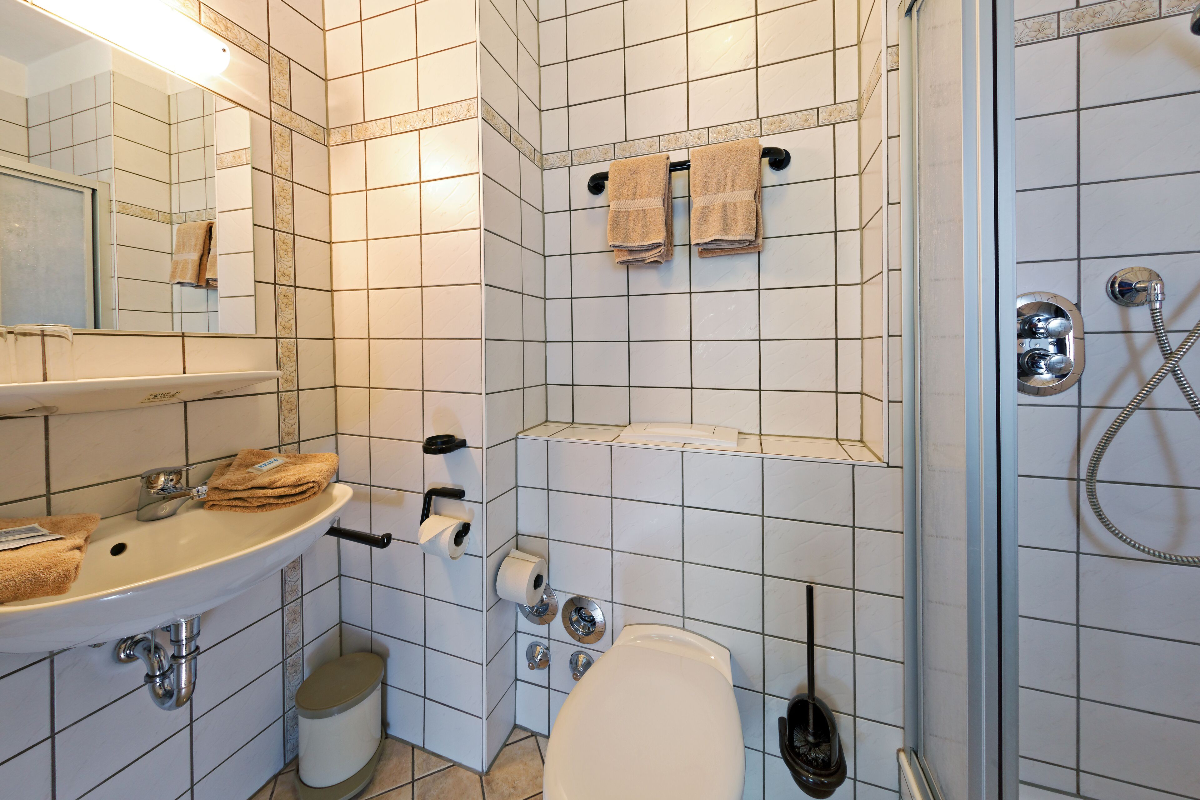 double room, city view, annex building | bathroom shower