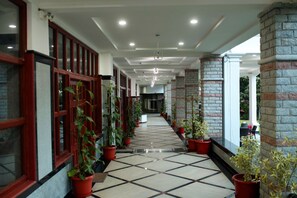 Lobby - Holiday Valley Nature Resorts (Denkanikota)