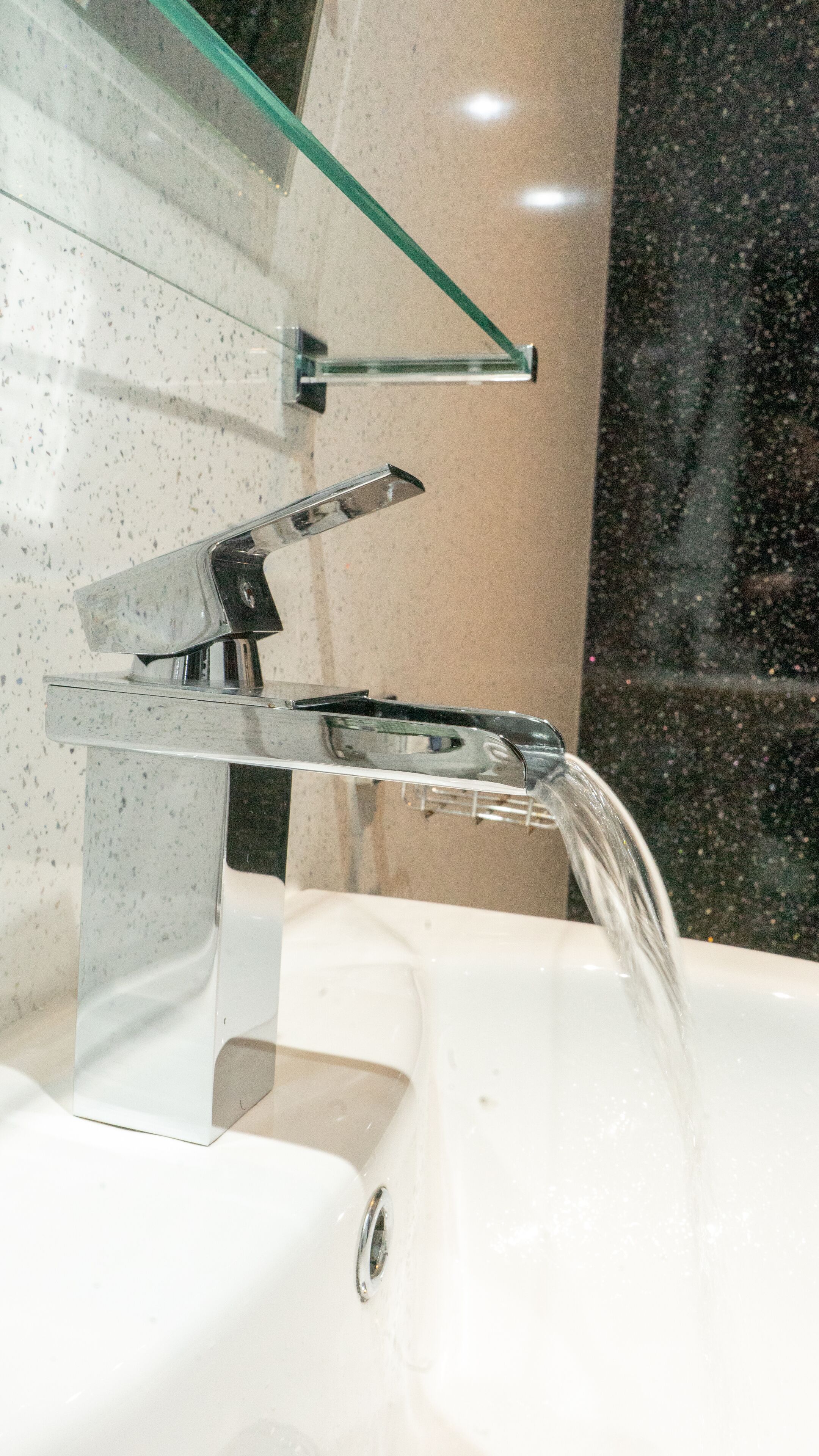 double room | bathroom | free toiletries, towels