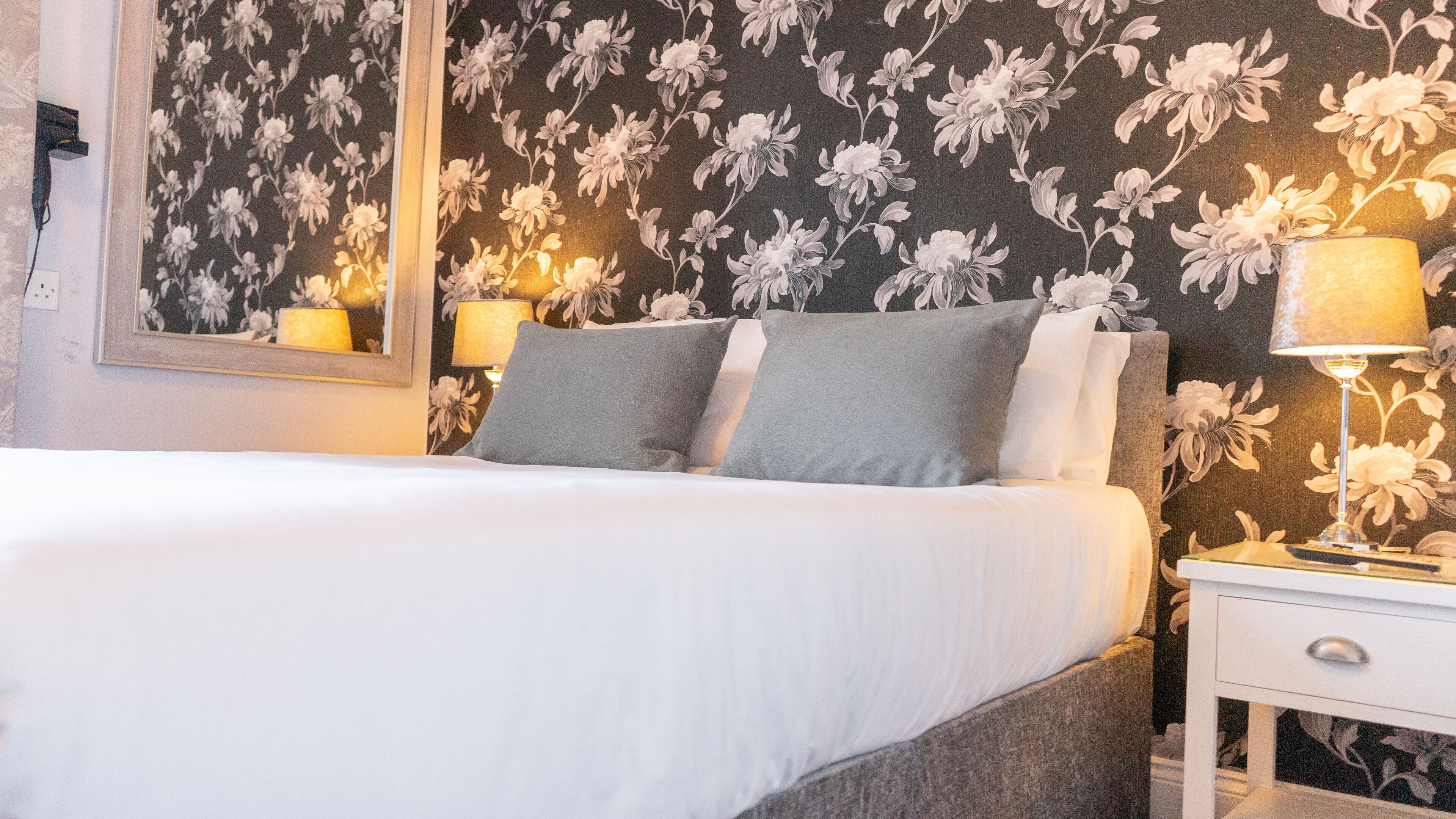 double room | 1 bedroom, iron/ironing board, free wifi, bed sheets