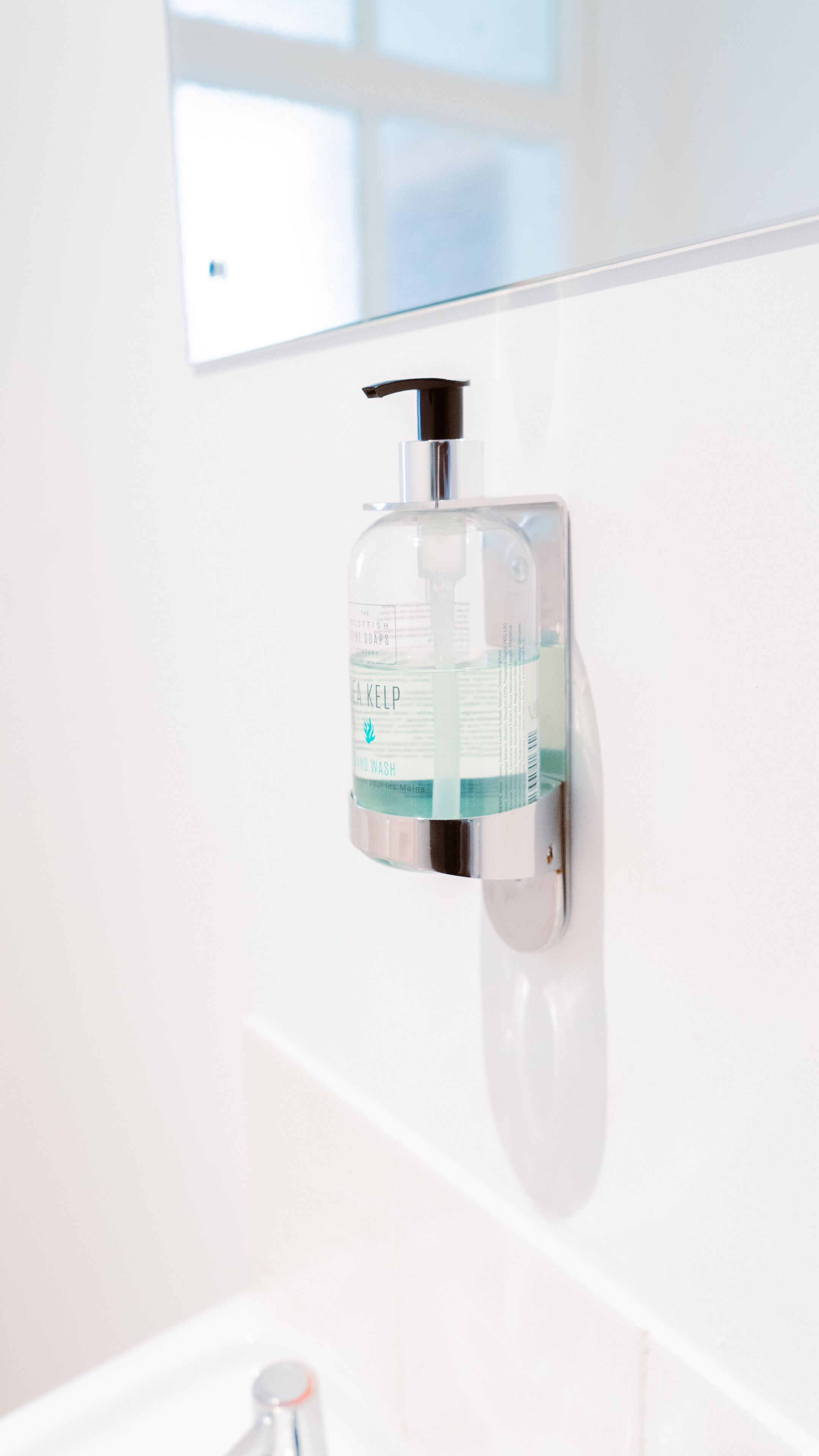 family room | bathroom | free toiletries, towels